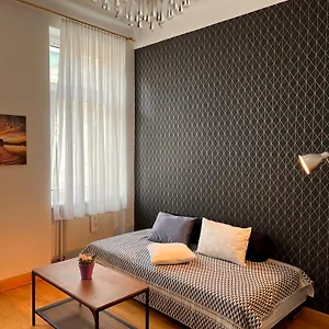 Appartamento & Near Reumannplatz, Vienna