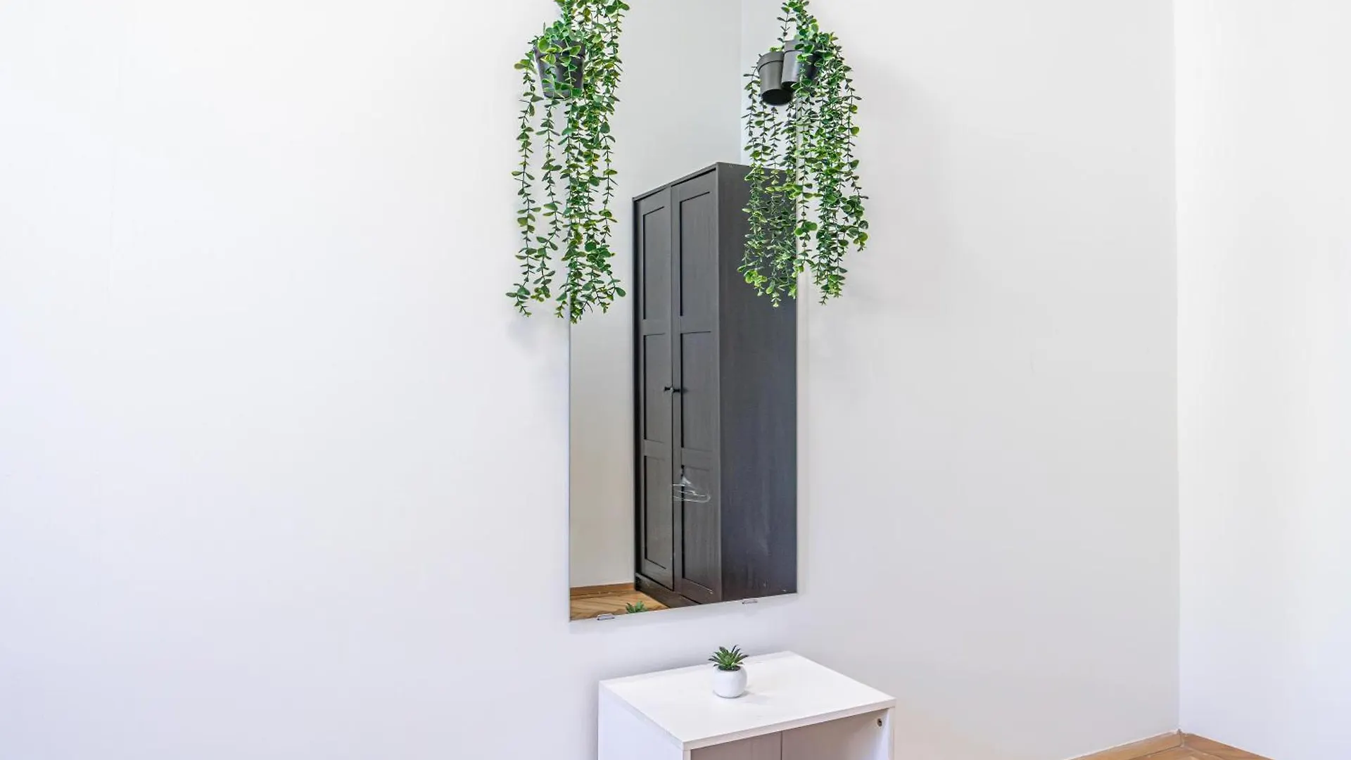 Comfortable & Amazing 2 Bedroom Hideaway W Local Flair Vienna Austria